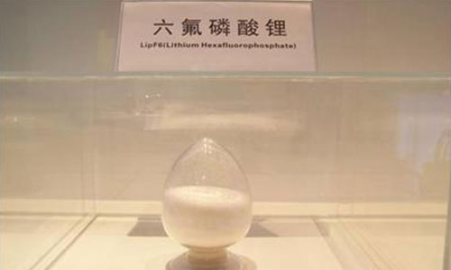 <b>污污视频在线免费观看池电解液需求量持续增长,原材料六氟磷酸锂提价明显</b>
